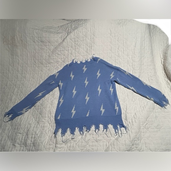 Women’s Inner Circle Size Large Distressed Lightening Bolt Sweater - Picture 2 of 4